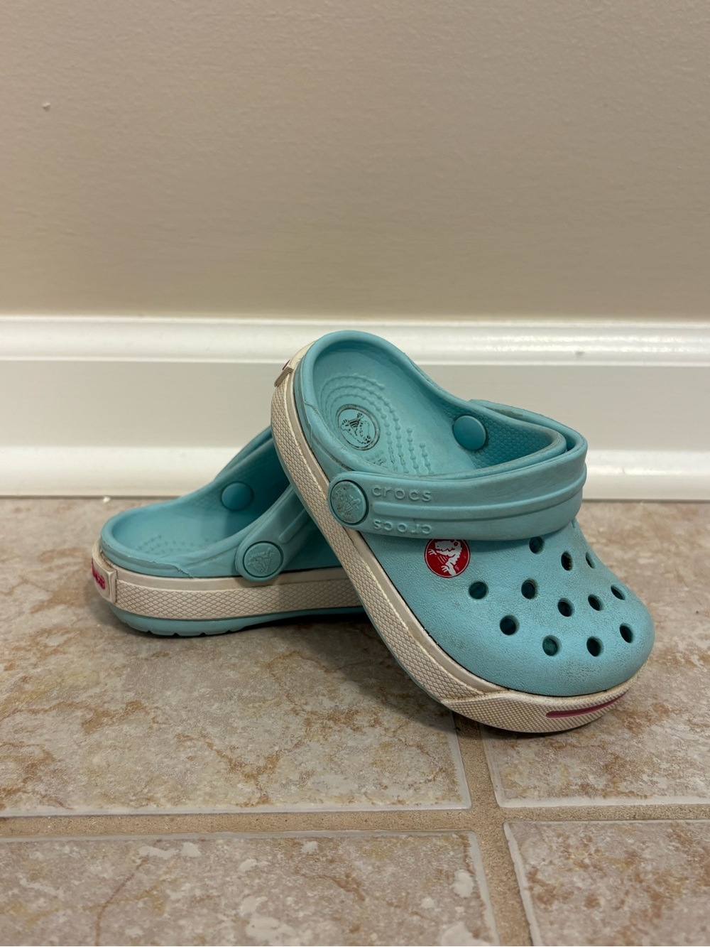 CROCS Kids Clog in Aqua with Cream Trim